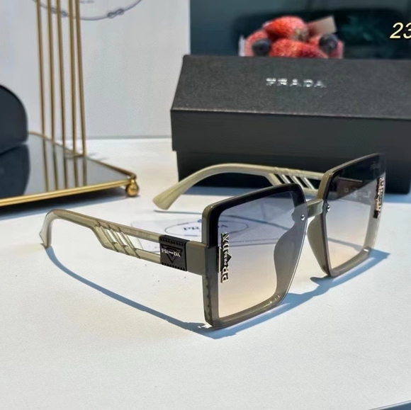 Prada sunglasses - Picture 2 of 9